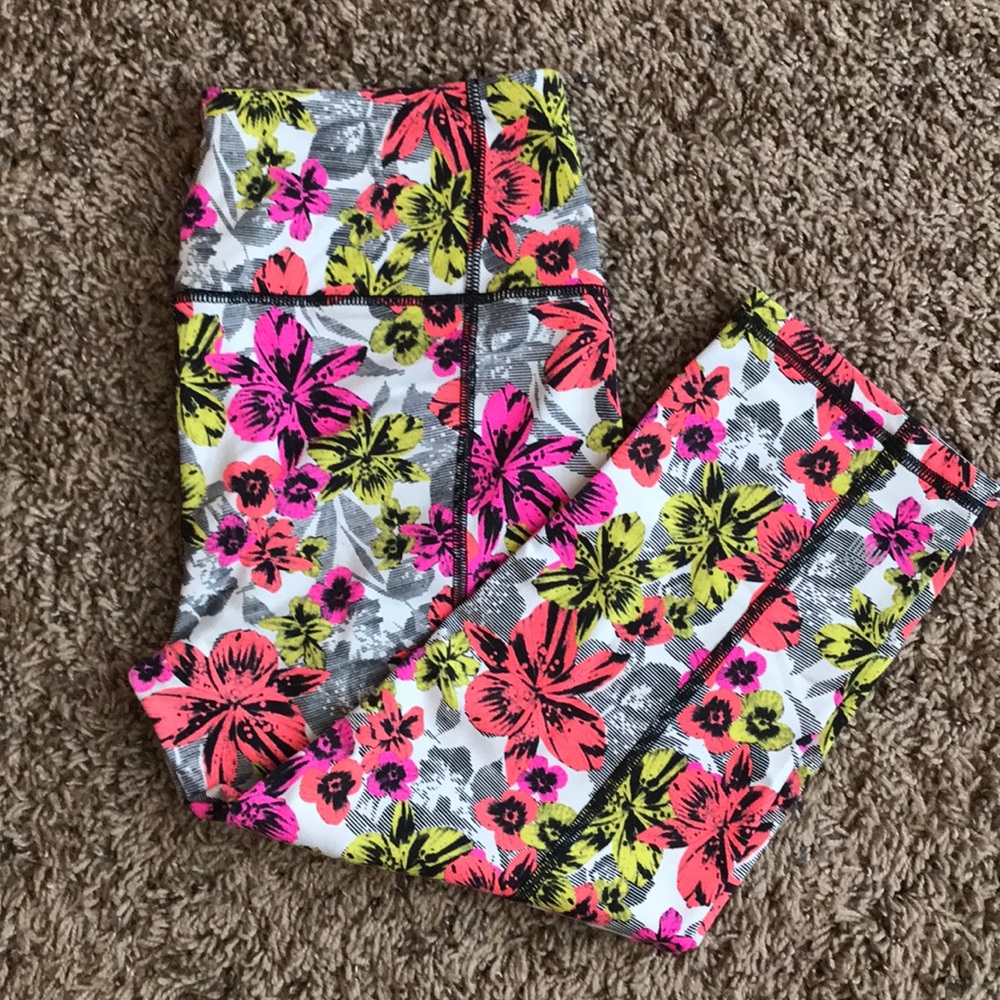 VSX High Rise Cropped Knockout Leggings